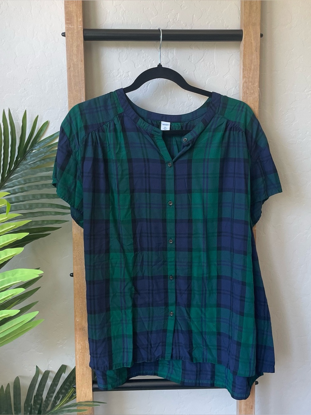 Old Navy Green & Navy Plaid Button Front Blouse